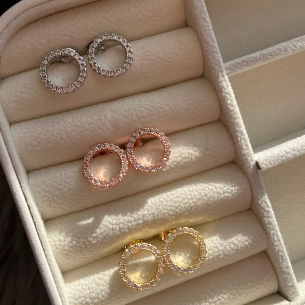 Circular Studs